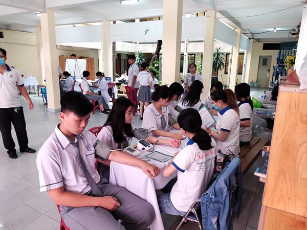 Khám sức khỏe cho học sinh- Năm học 2020-2021_2.jpg